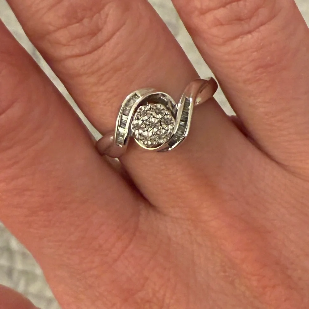 NWT | Women’s Diamond Ring | size 8 - Picture 1 of 8